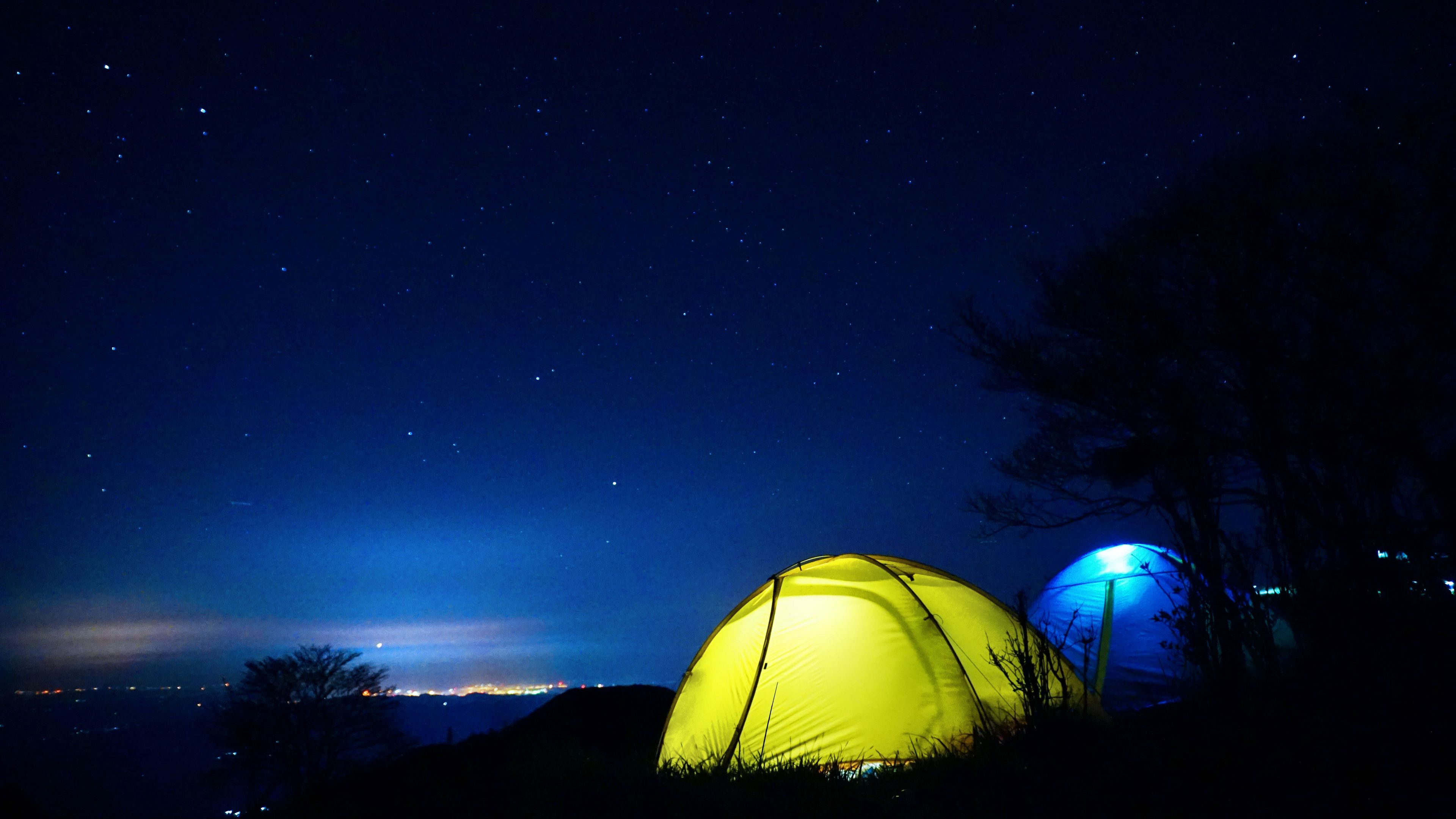 Tent-night-starry-sky.jpg