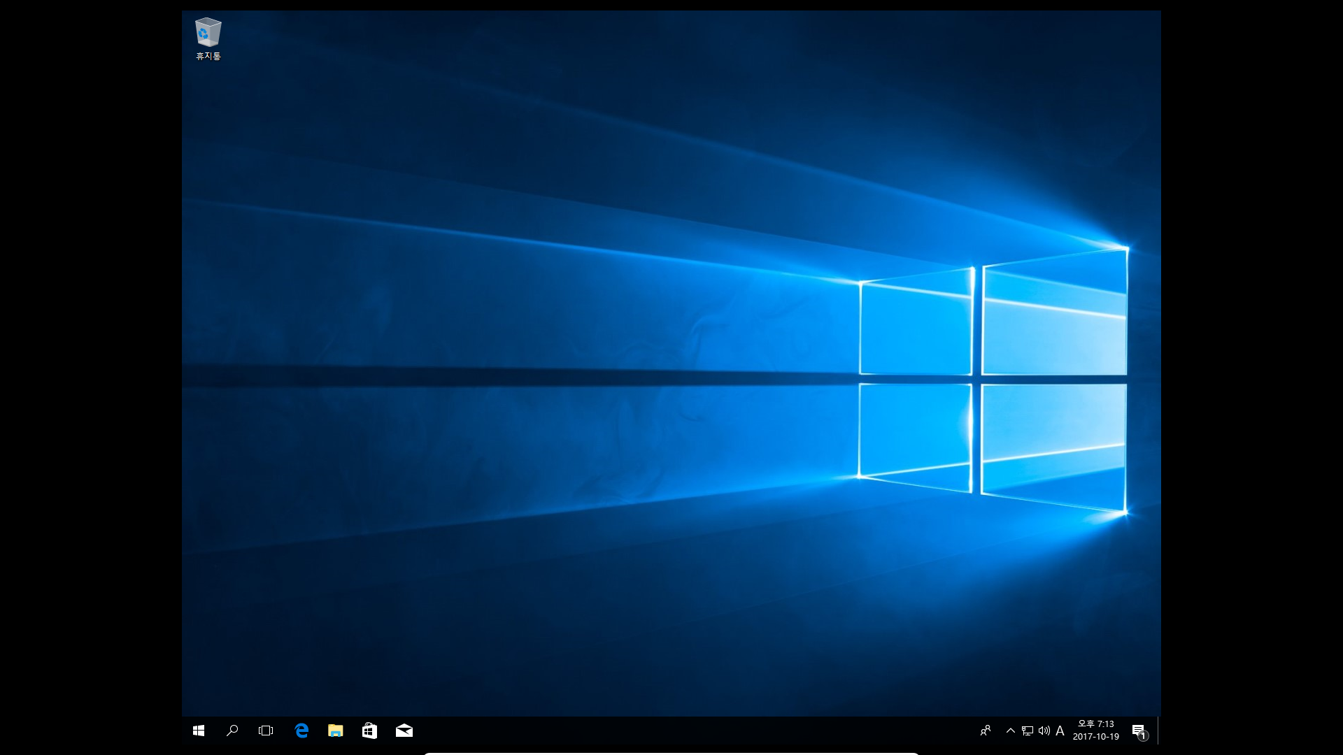 Windows 10 버전1709 엔터프라이즈로 업그레이드 테스트 - 버전1703 에서 - ISO 더블클릭 또는 엔터로 탑재 후에 setup.exe 실행으로 업그레이드-잠시 다른 거 하는 사이에 업그레이드 다 된 듯 하네요 2017-10-19_191344.png
