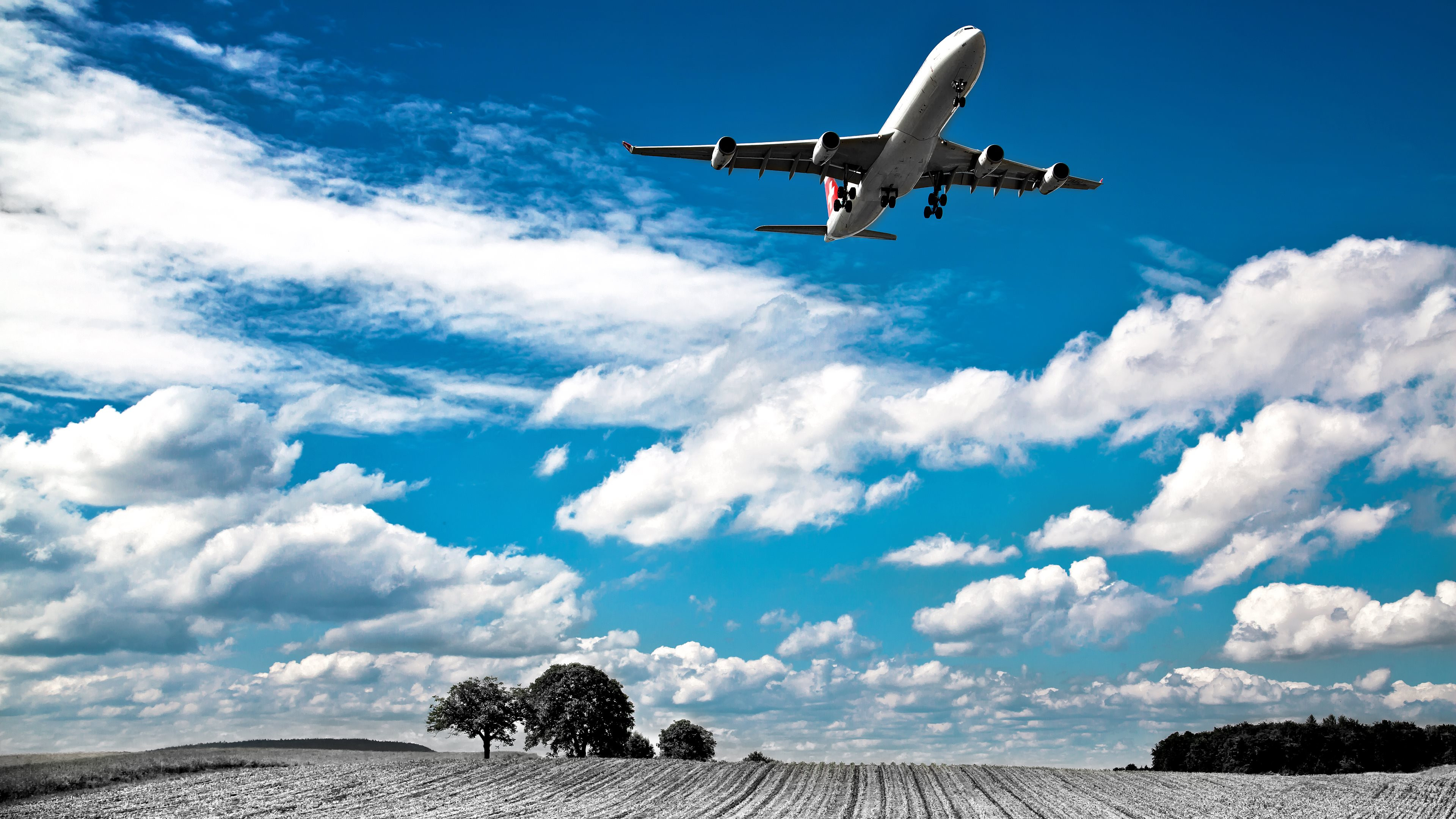 swiss-airplane-wallpaper-landing-in-zurich-3840x2160_45499-mm-90.jpg