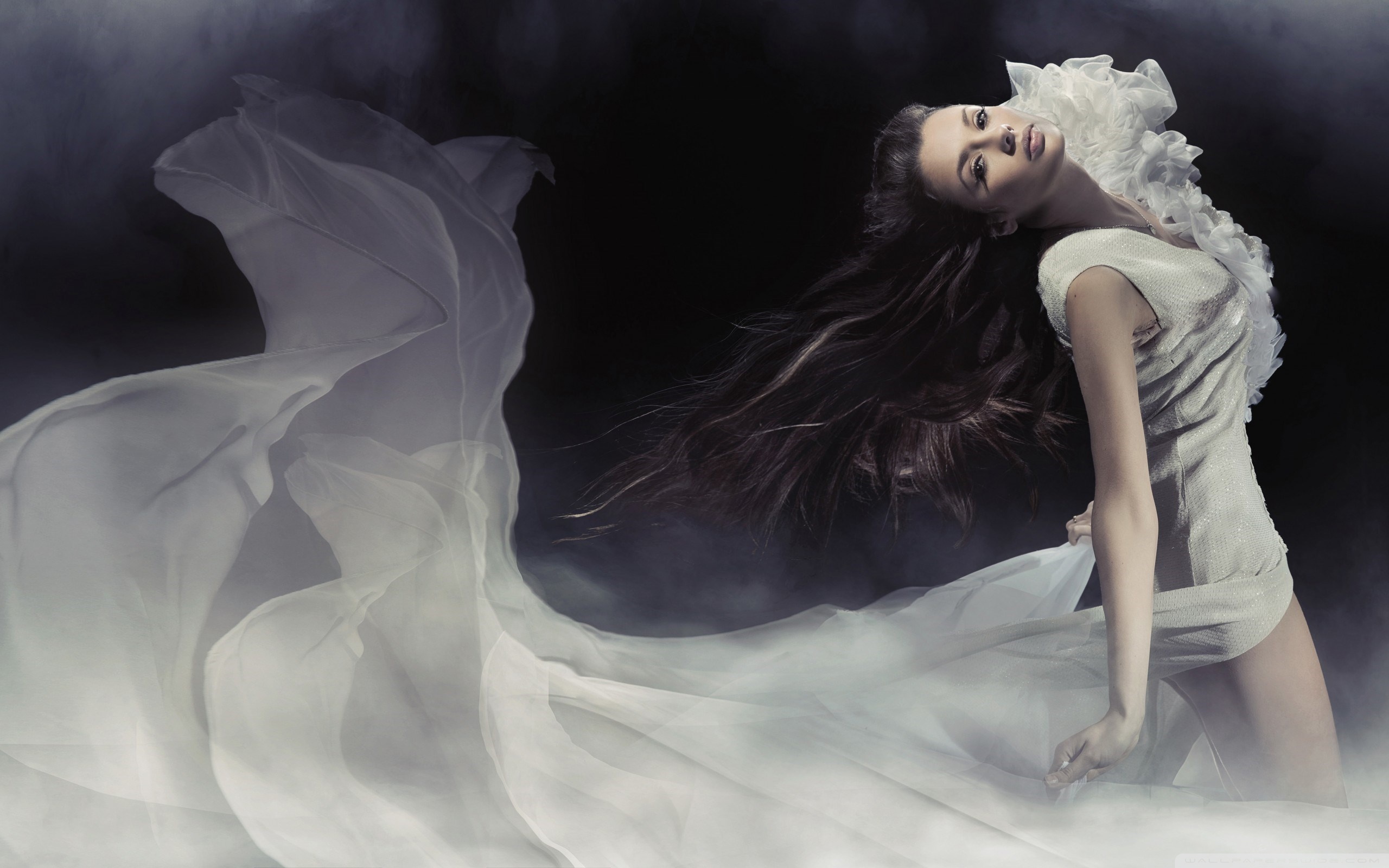 wind_blowing_up_dress-wallpaper-2560x1600.jpg