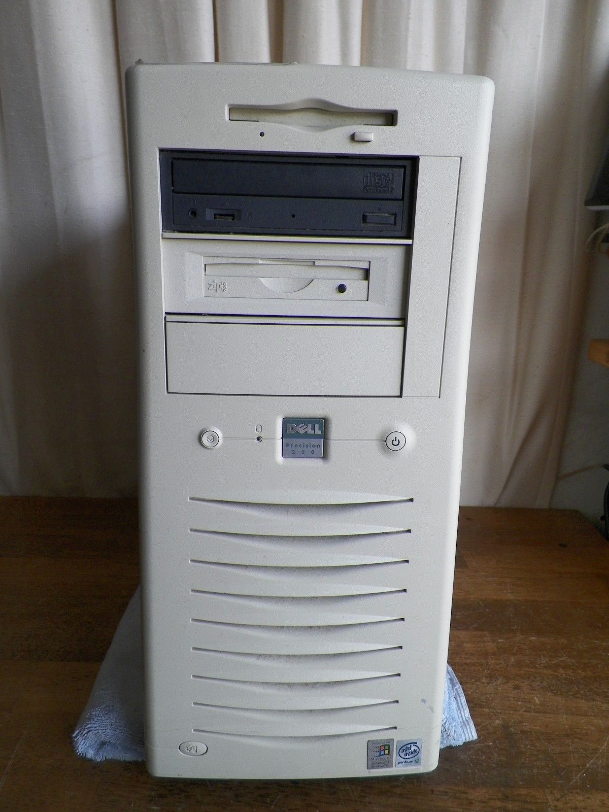 Dell Precision 220.jpg